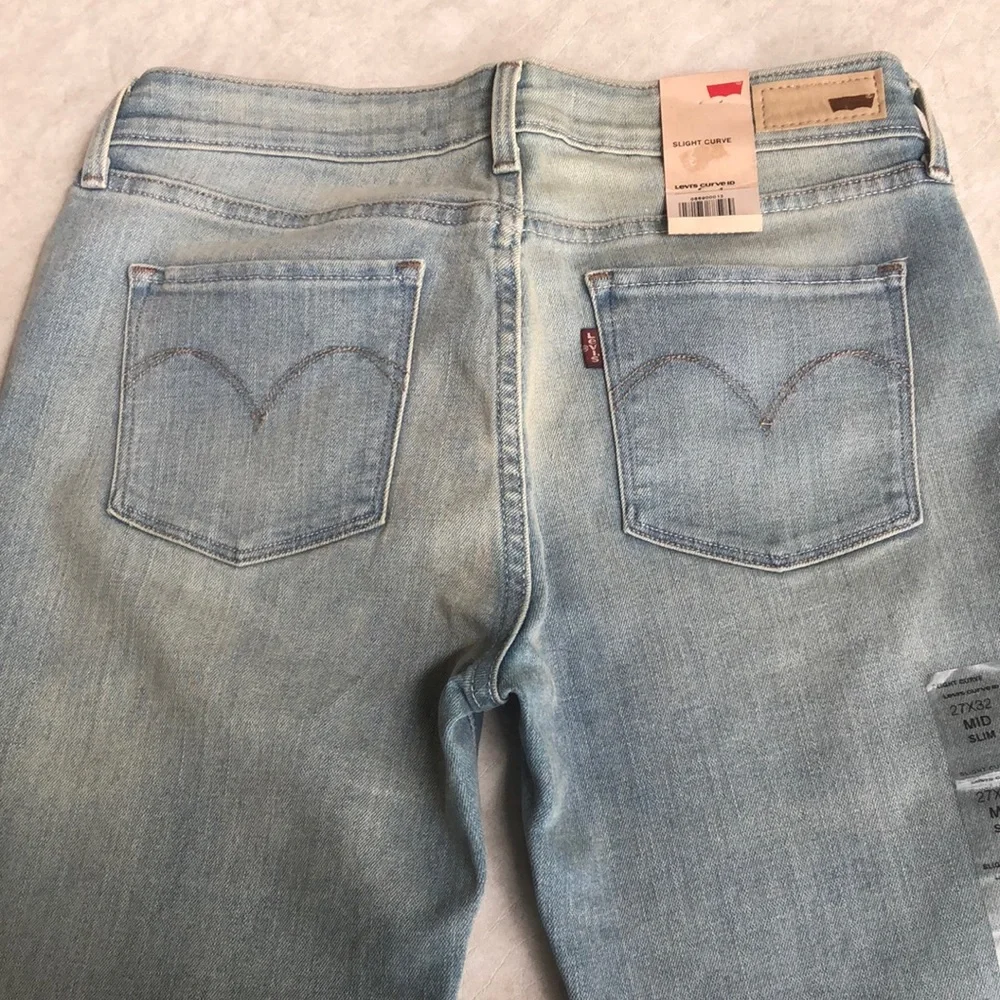 Levi's Woman’s Slight Curve Mid Rise Light Blue Slim Jeans Size 4 27X32 - Picture 5 of 13